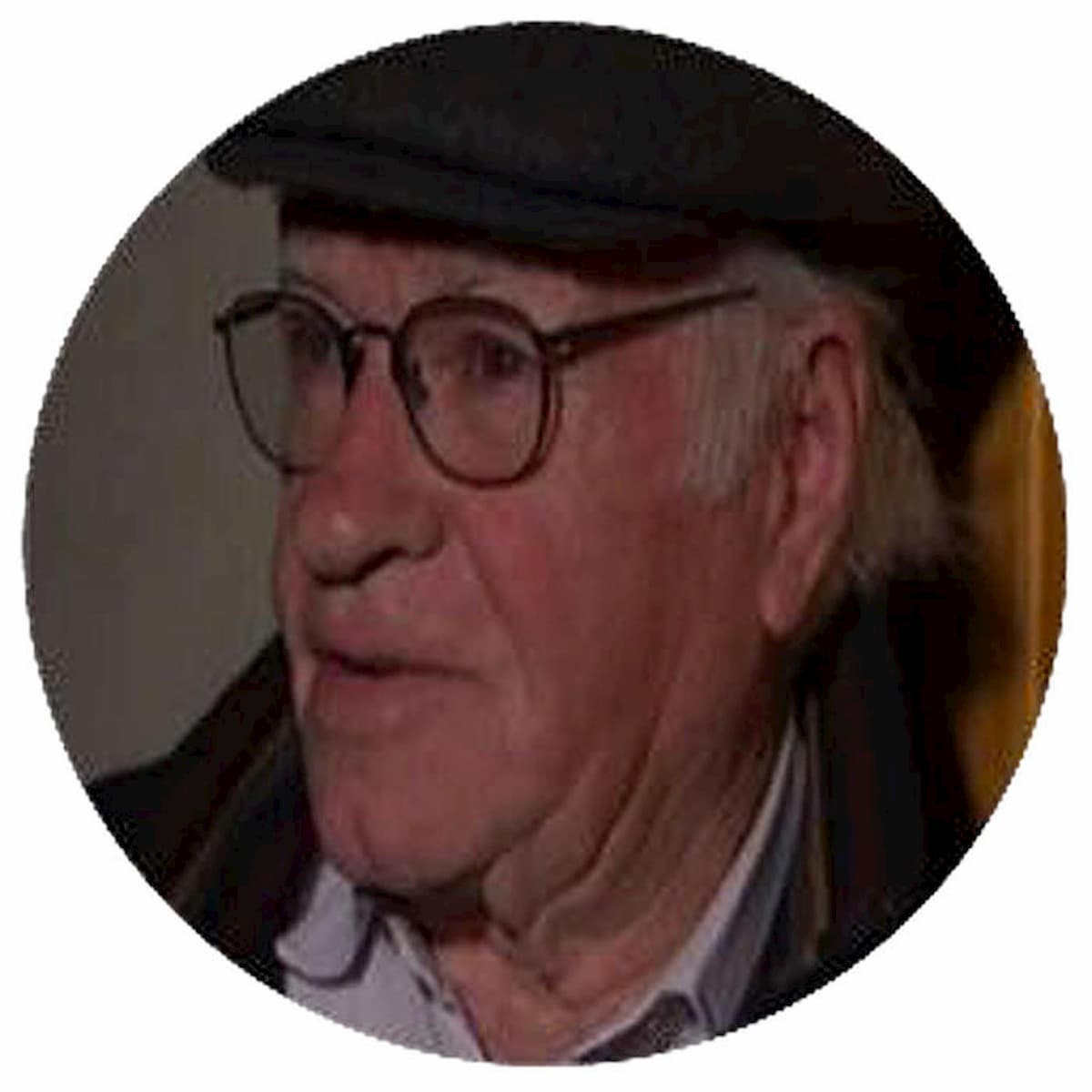 Montemignaio, a 84 anni fa 60 km al giorno per portare un bimbo non vedente a scuola