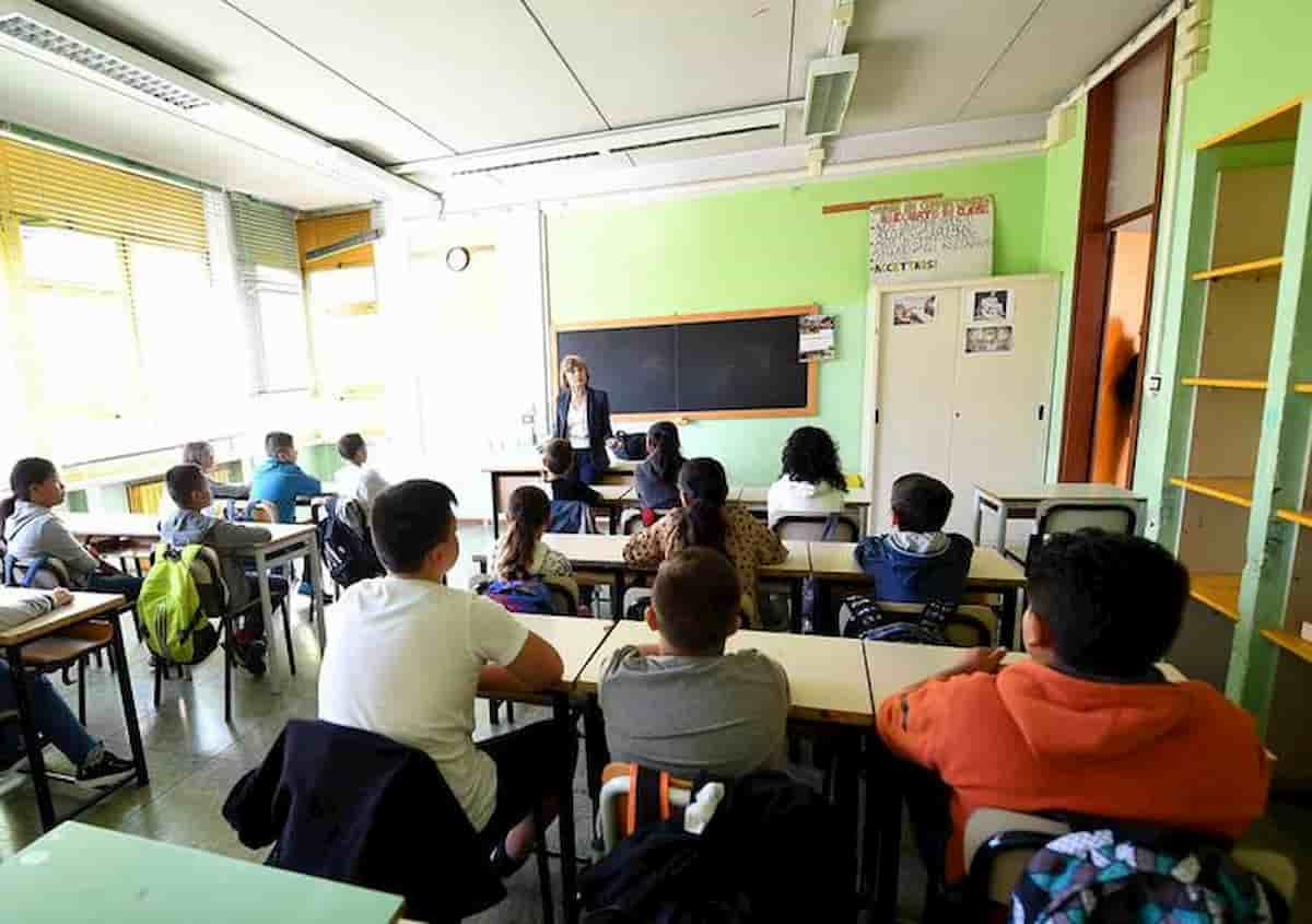 Scuola, soldi al merito per i docenti sepolti con ignominia. Diventano milioni al prof ignoto