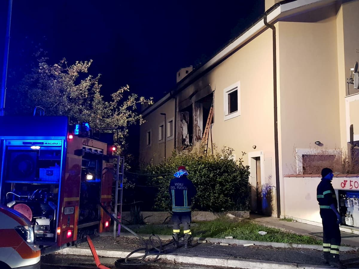 Terni, esplosione in un appartamento: tre ustionati gravi