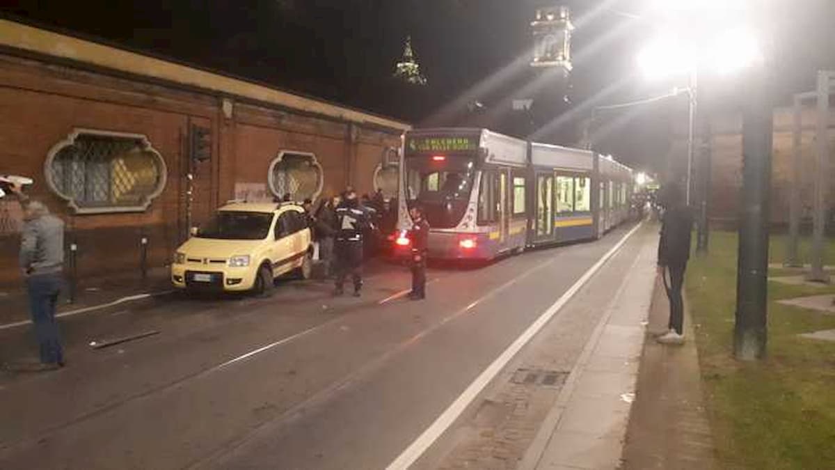Torino, tram investe e uccide pedone in piazzale Romolo e Remo