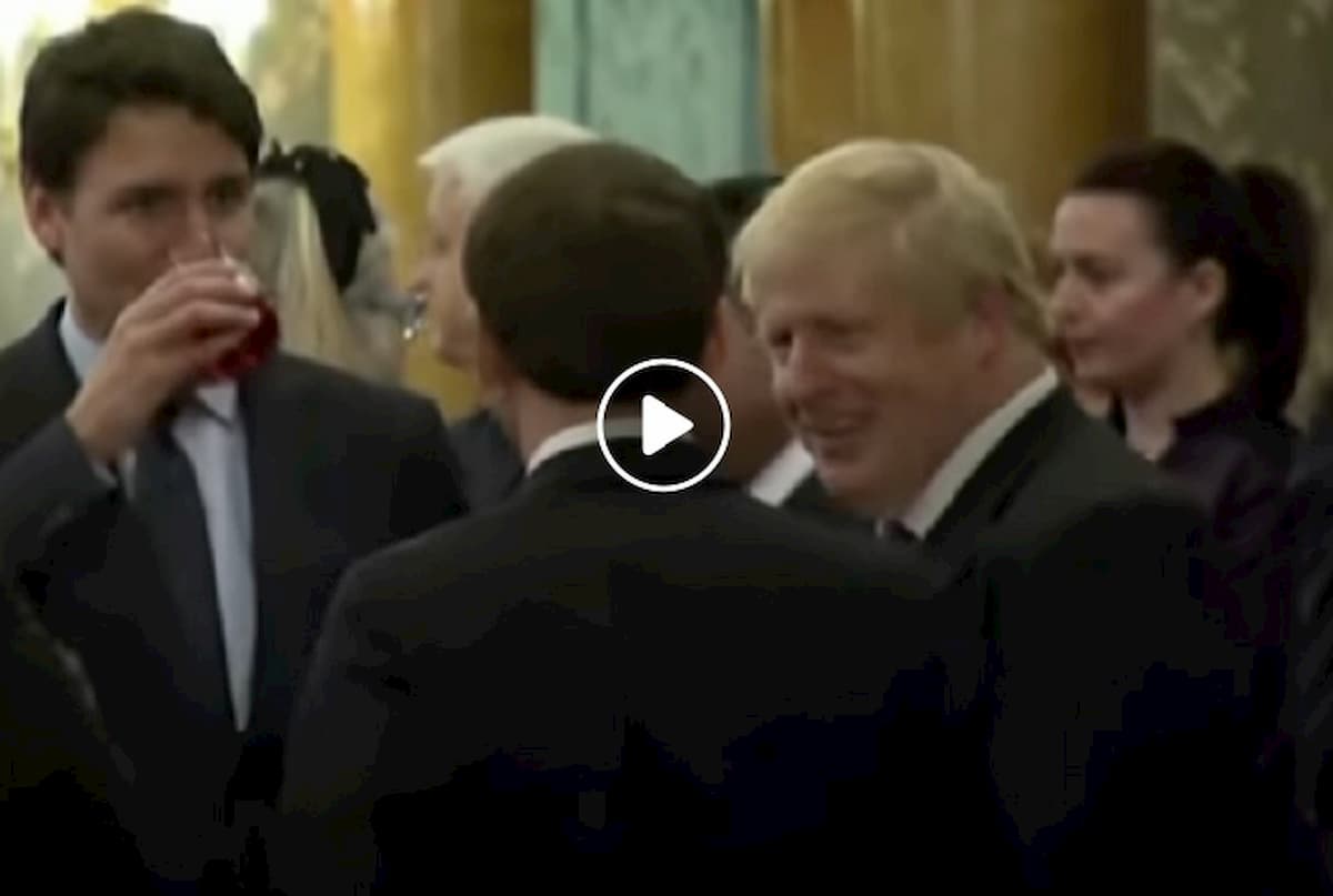 Vertice Nato. Trudeau, Macron, Johnson a microfoni spenti: roba da matti. Quel matto è Trump