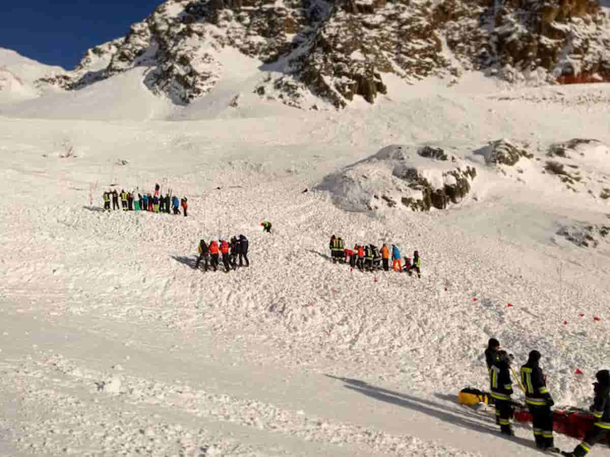 Valle d'Aosta, pericolo valanghe: 900 persone isolate da Cervinia alla Valsavarenche