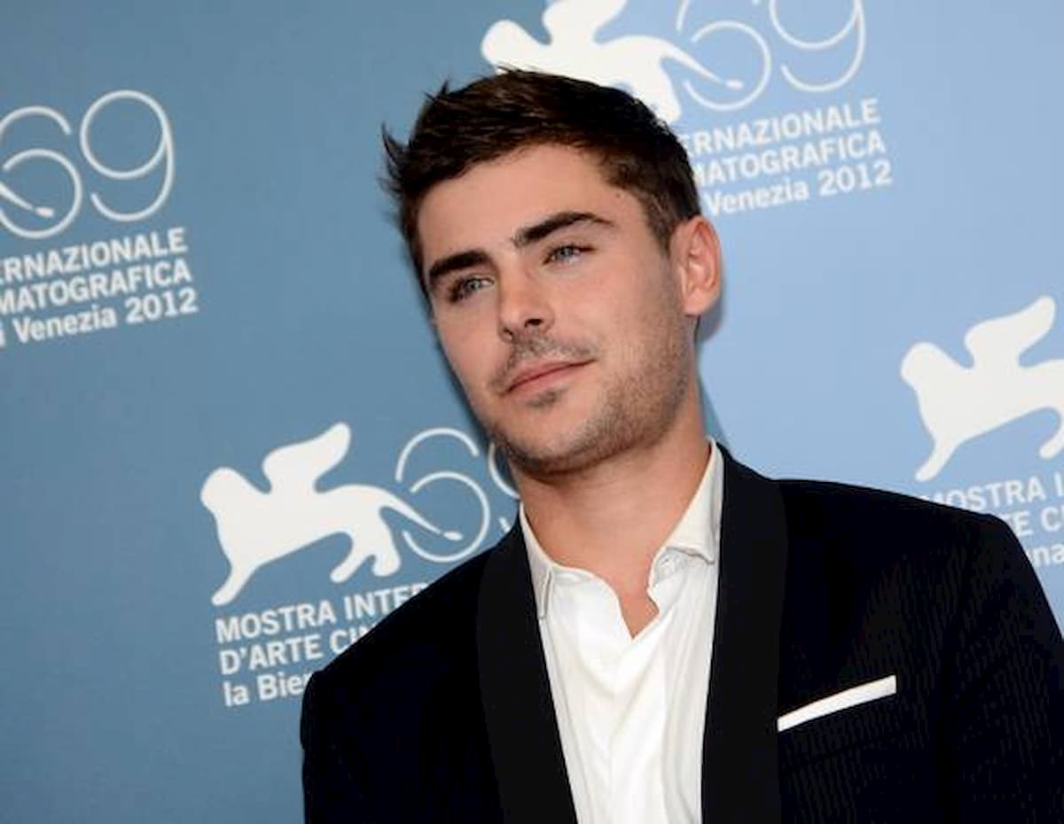 Zac Efron è quasi morto in Papua Nuova Guinea: l'attore colpito da un’infezione