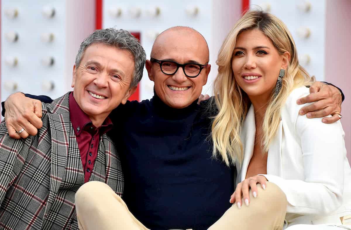 Grande Fratello Vip, Alfonso Signorini bocciato dal web. Lui lancia frecciatina a Ilary Blasi e Barbara D'Urso
