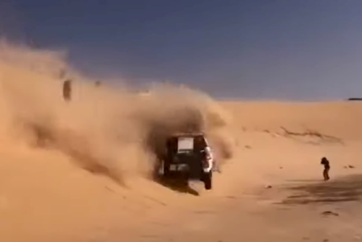 Alonso si ribalta alla Dakar: il video dell'incidente