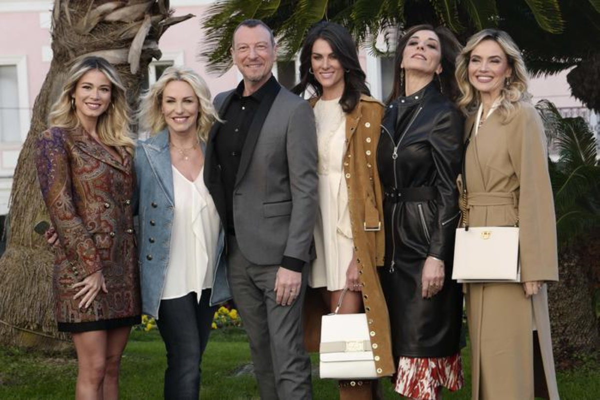 Amadeus difeso dalle sue donne: Vuole valorizzarle a Sanremo