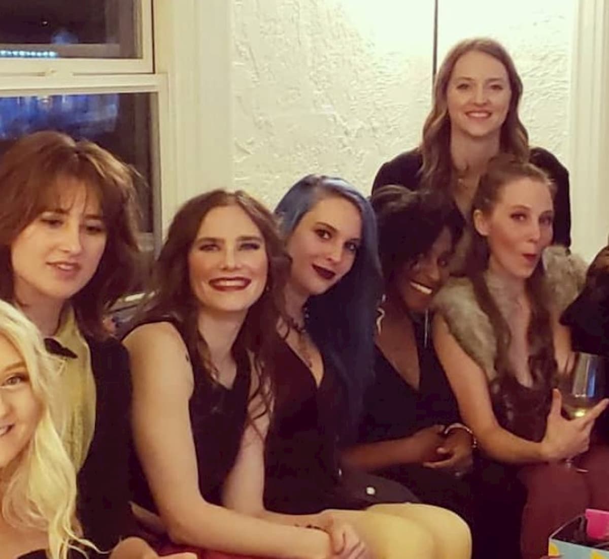 Amanda Knox, addio al nubilato con le amiche e nozze il 29 febbraio