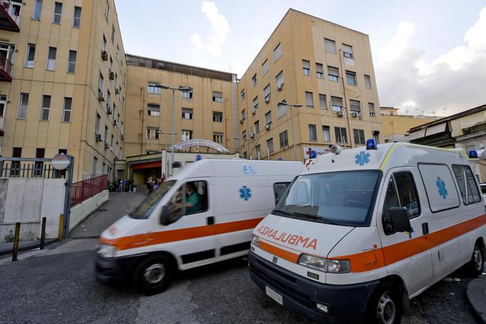 ambulanze napoli ansa