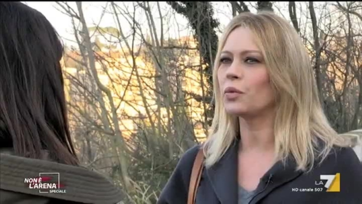 Anna Falchi: Ho goduto a essere donna oggetto. Bruzzone furiosa