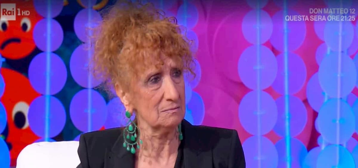 Anna Mazzamauro a Vieni da Me: "Paolo Villaggio era cattivello. Una volta mi disse..."