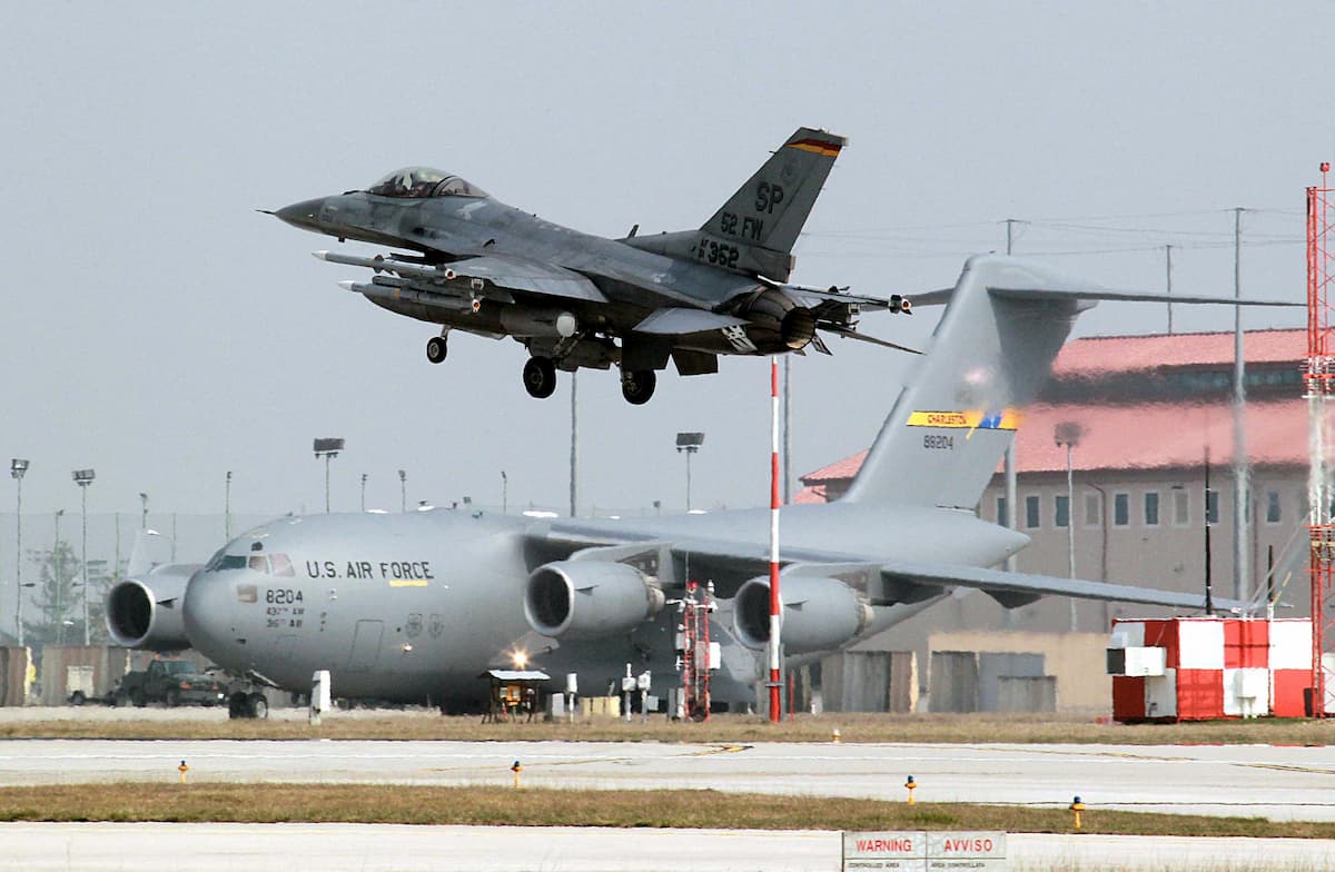 Aviano, messaggio Us Air Force al team dopo l'escalation in Iran: "Stare attenti e allerta"