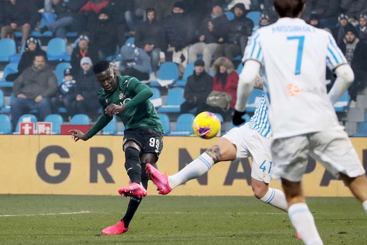 Spal-Bologna 1-3, rossoblu vincono in rimonta: Barrow e Poli ribaltano il vantaggio di Petagna