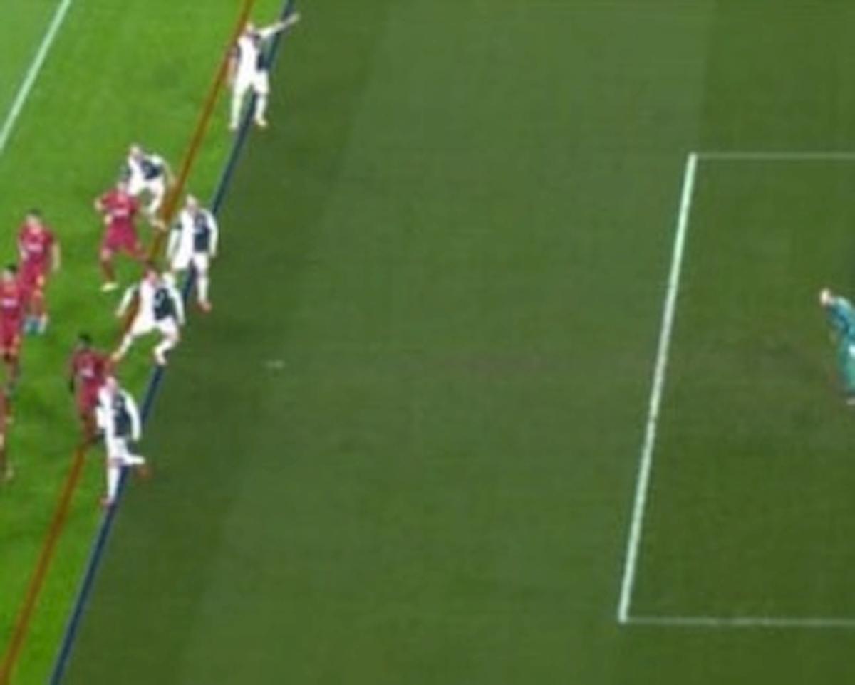 Juventus-Roma, gol Bonucci è regolare: ecco perché FOTO