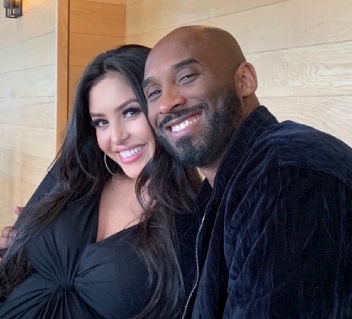 Il patto di Kobe Bryant con la moglie Vanessa: "Mai in elicottero insieme per non lasciare orfani i figli"