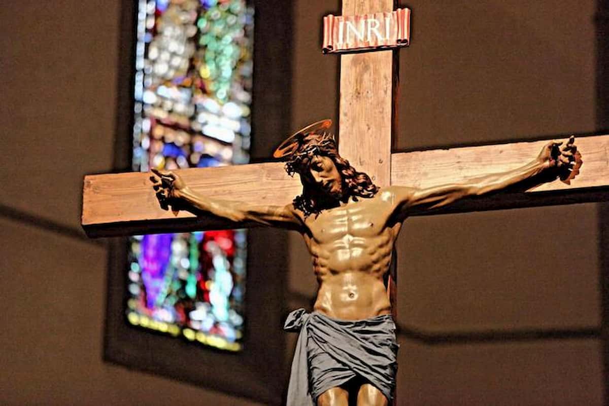 Milano, insulta e bestemmia durante la messa: egiziano arrestato e multato per 100 euro