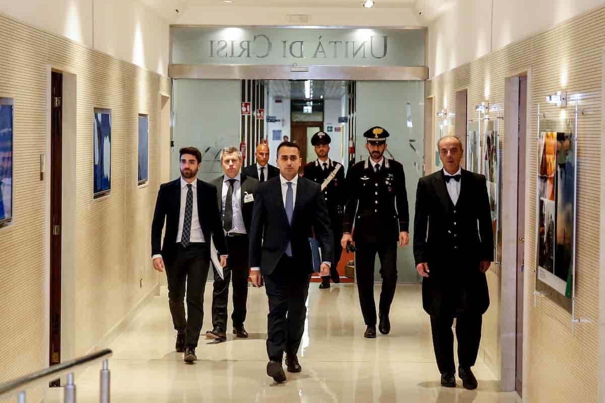 Coronavirus, gli italiani a Wuhan tornano il 3 febbraio su volo militare: "Nessun contagiato tra loro"