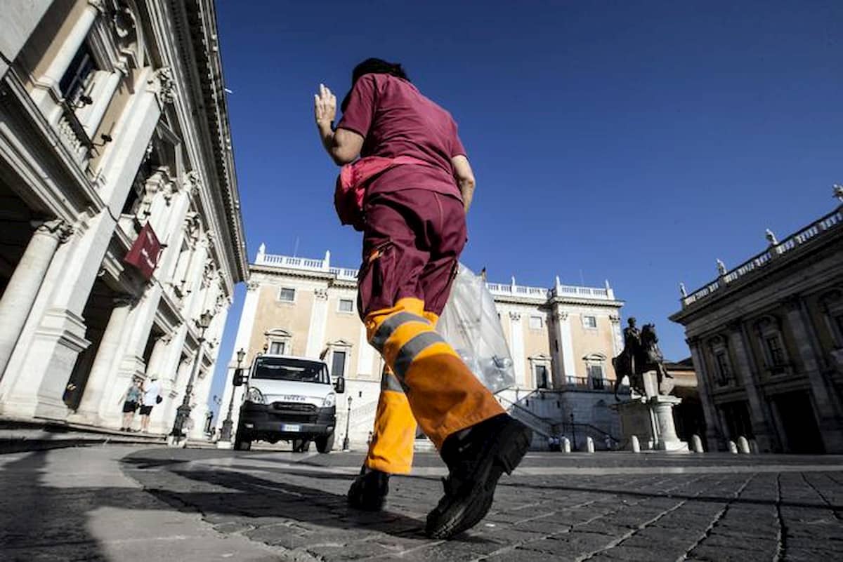 Ama Roma: uno su tre (1988 dipendenti) inidoneo alla fatica. Ma per 260 pronta la ramazza soft