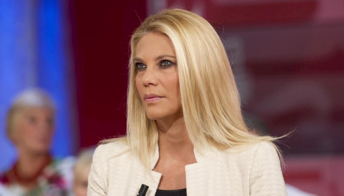 Eleonora Daniele è incinta, l'annuncio a Storie Italiane: "Aspetto una bimba"