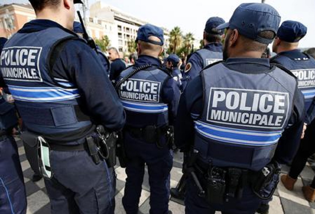 Francia, picchiano il produttore musicale Michel Zecler: sospesi 4 agenti VIDEO