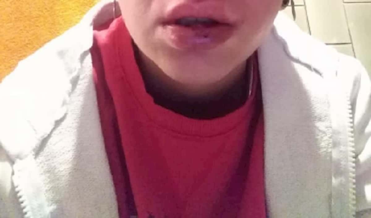 Giulia Ventura, lesbica picchiata per strada a Potenza all'urlo di: "Vuoi vedere come le prendono i maschi?"