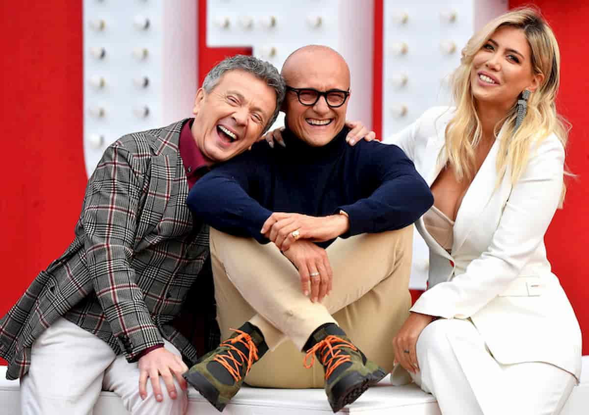 Grande Fratello Vip, giallo dello sporcaccione in bagno: chi ha fatto pipì e pupù sul water senza pulire?