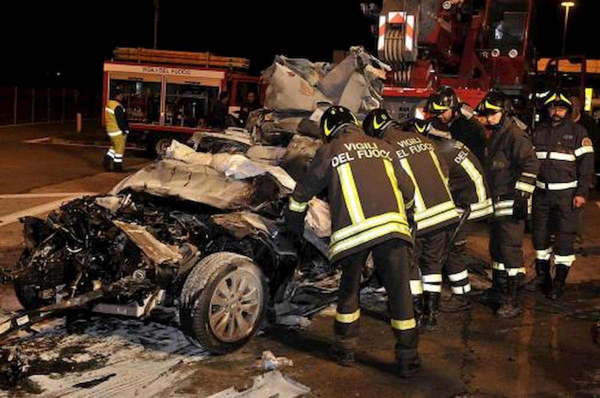 Foggia, incidente in circonvallazione: Michele esce di strada e muore sul colpo