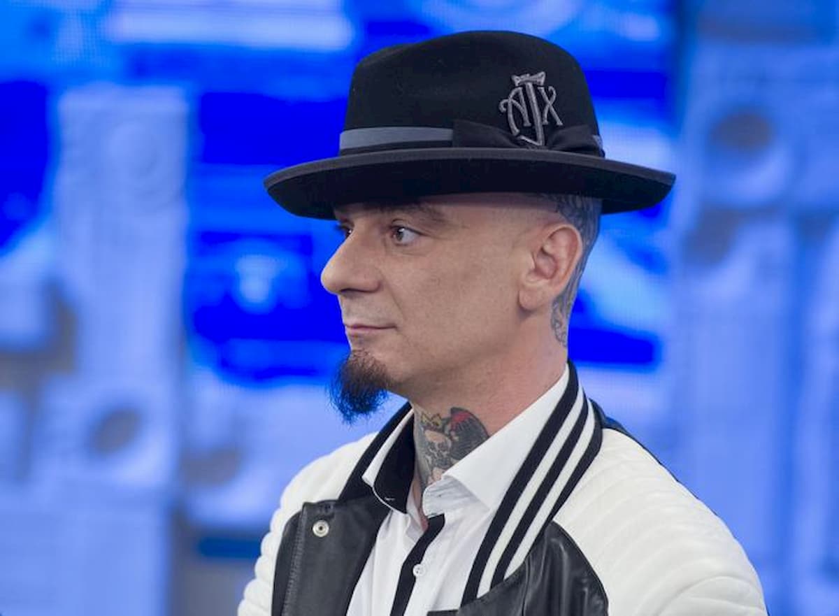 Junior Cally a Sanremo, J-Ax: "Anche Eminem, invitato, in una sua canzone..."