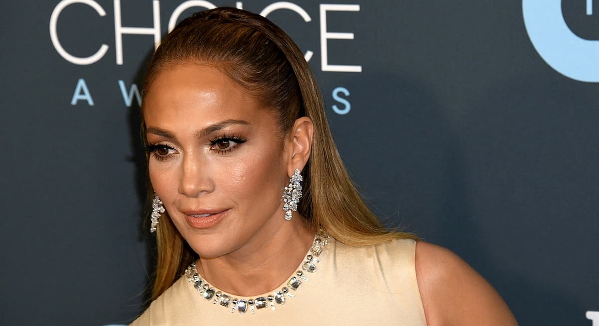 Jennifer Lopez: "Mi piacerebbe vivere in un paesino in Italia". E il sindaco di Cagliari la invita