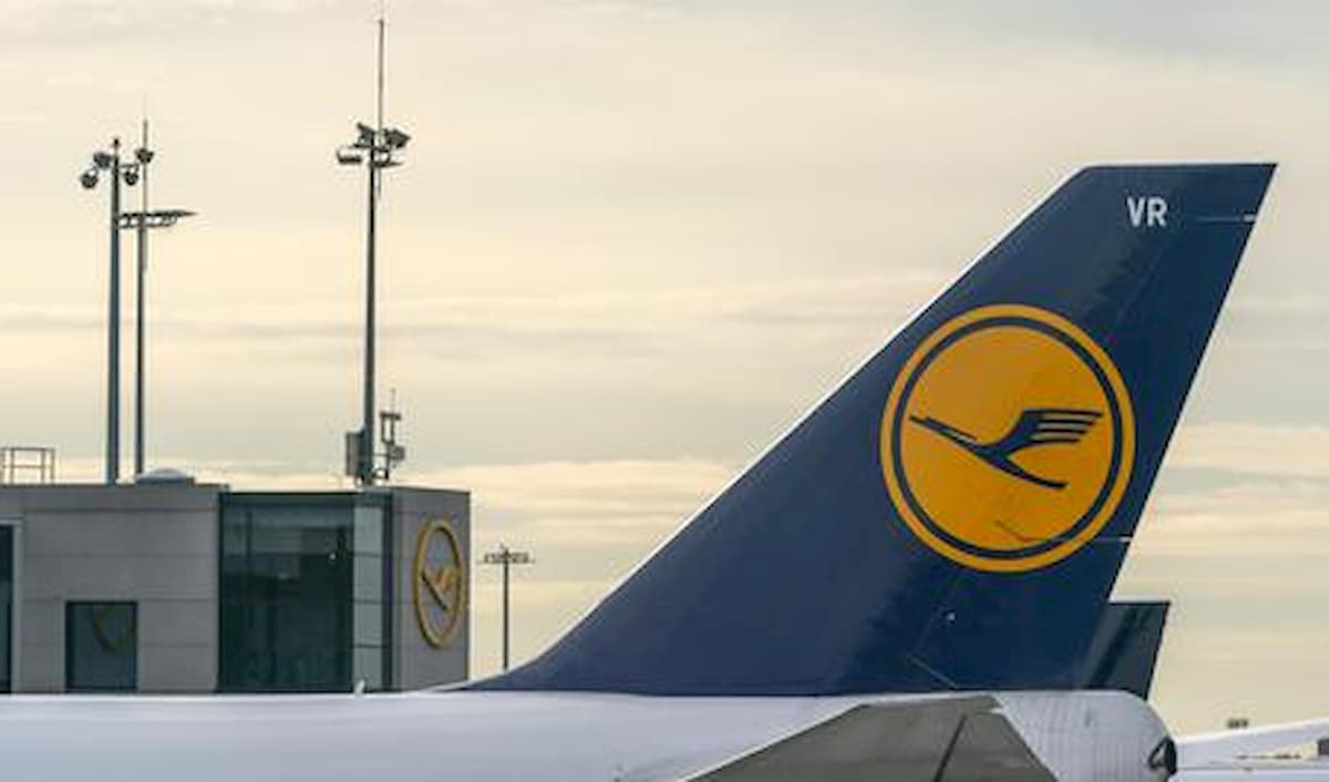 Coronavirus, British Airways e Lufthansa annullano tutti i voli da e per la Cina