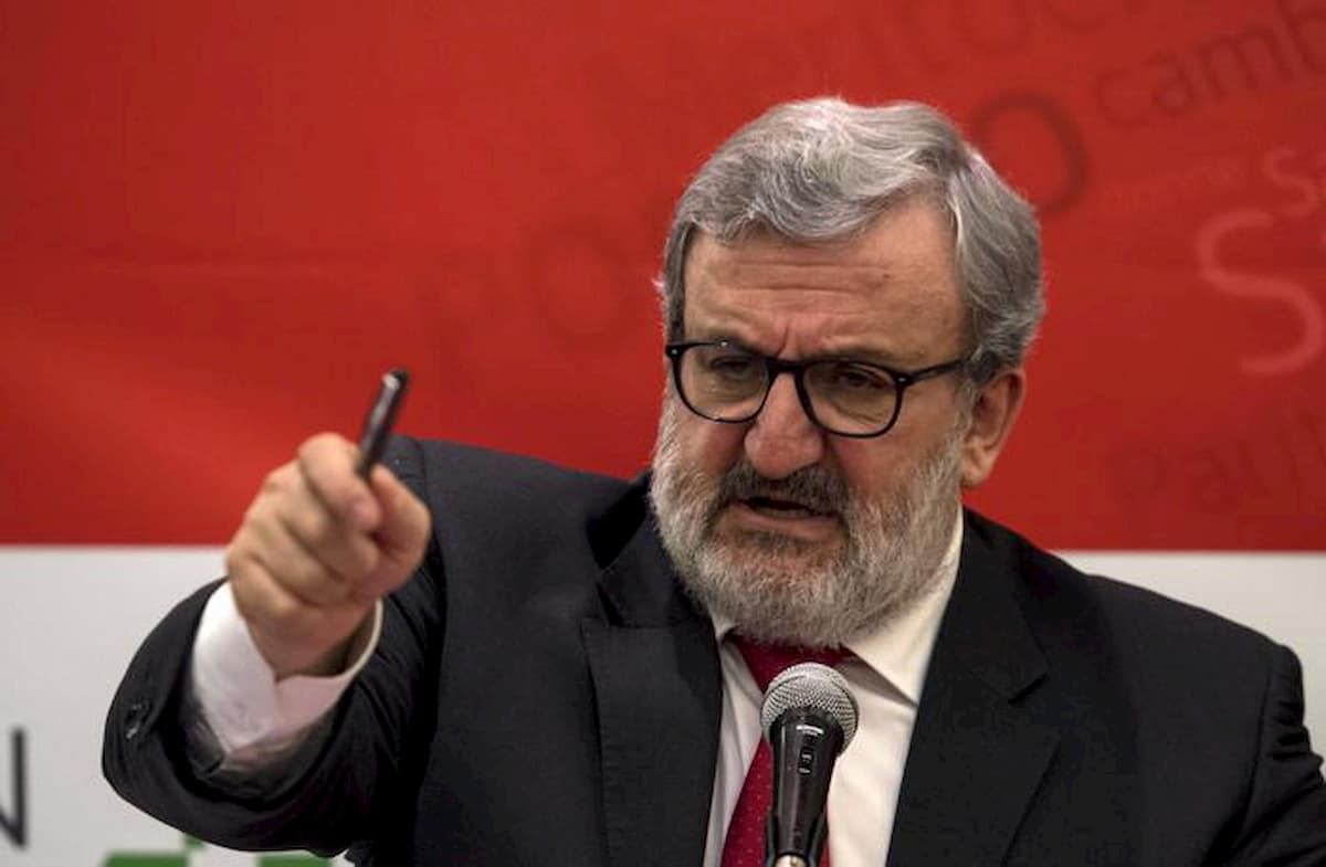 Michele Emiliano stravince le primarie del centrosinistra in Puglia con il 70% dei voti