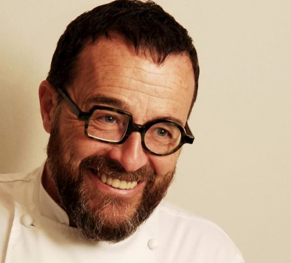 Giancarlo Morelli, incidente sugli sci per lo chef di Milano