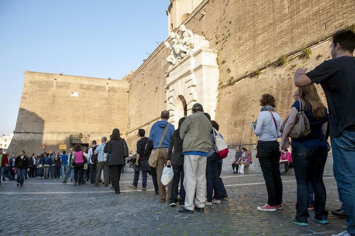 Musei Vaticani, crolla un pezzo di intonaco: donna sopravvissuta alle Torri Gemelle colta da un attacco di panico