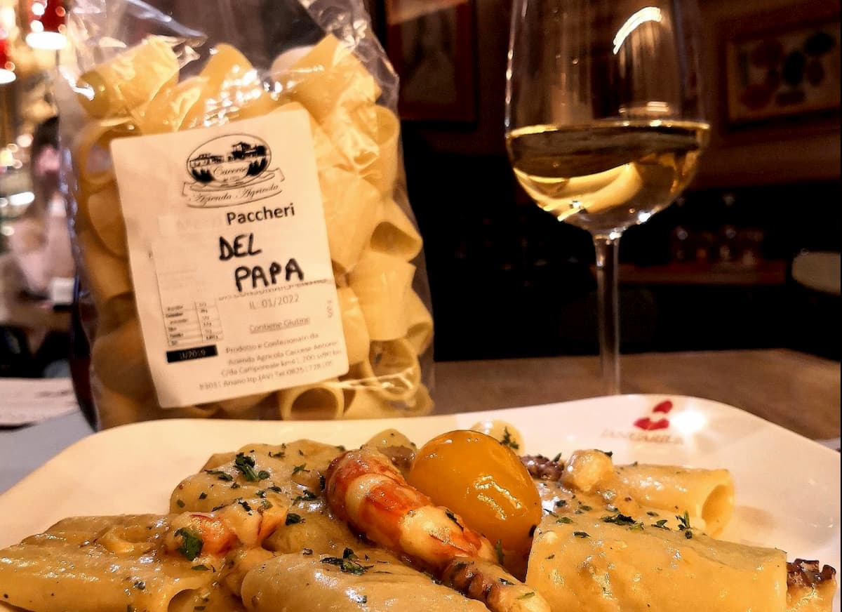 Schiaffo di papa Francesco, un ristorante di Napoli lancia i "paccheri del Papa"