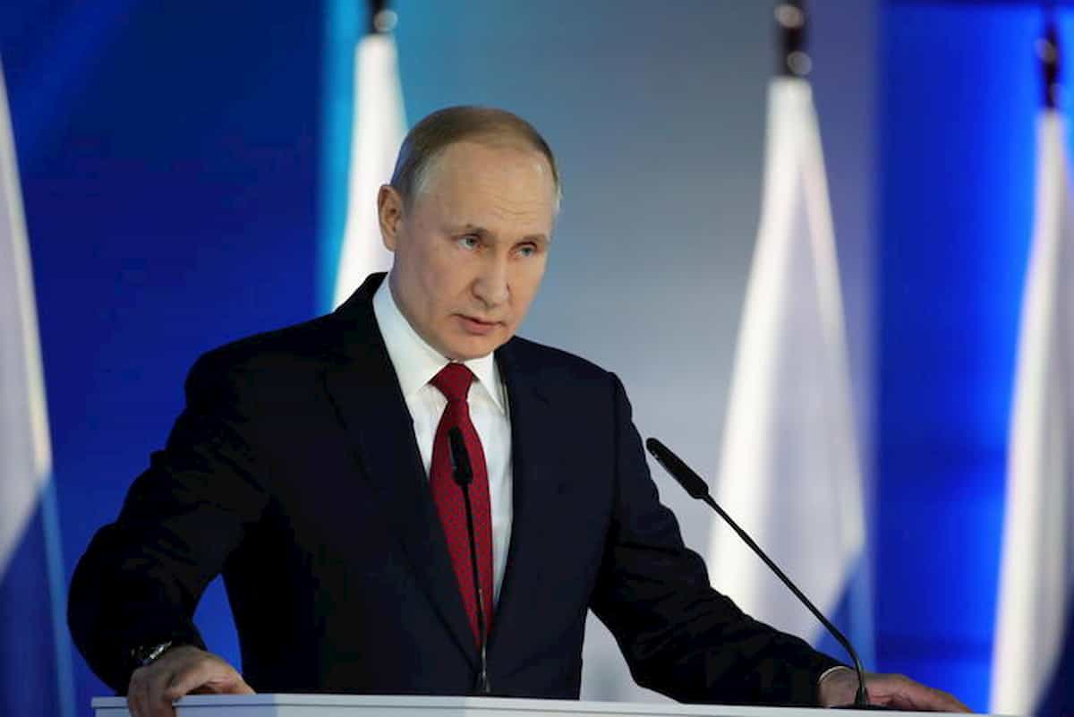 Vladimir Putin a lui la Russia, a vita. Così è se vi piace