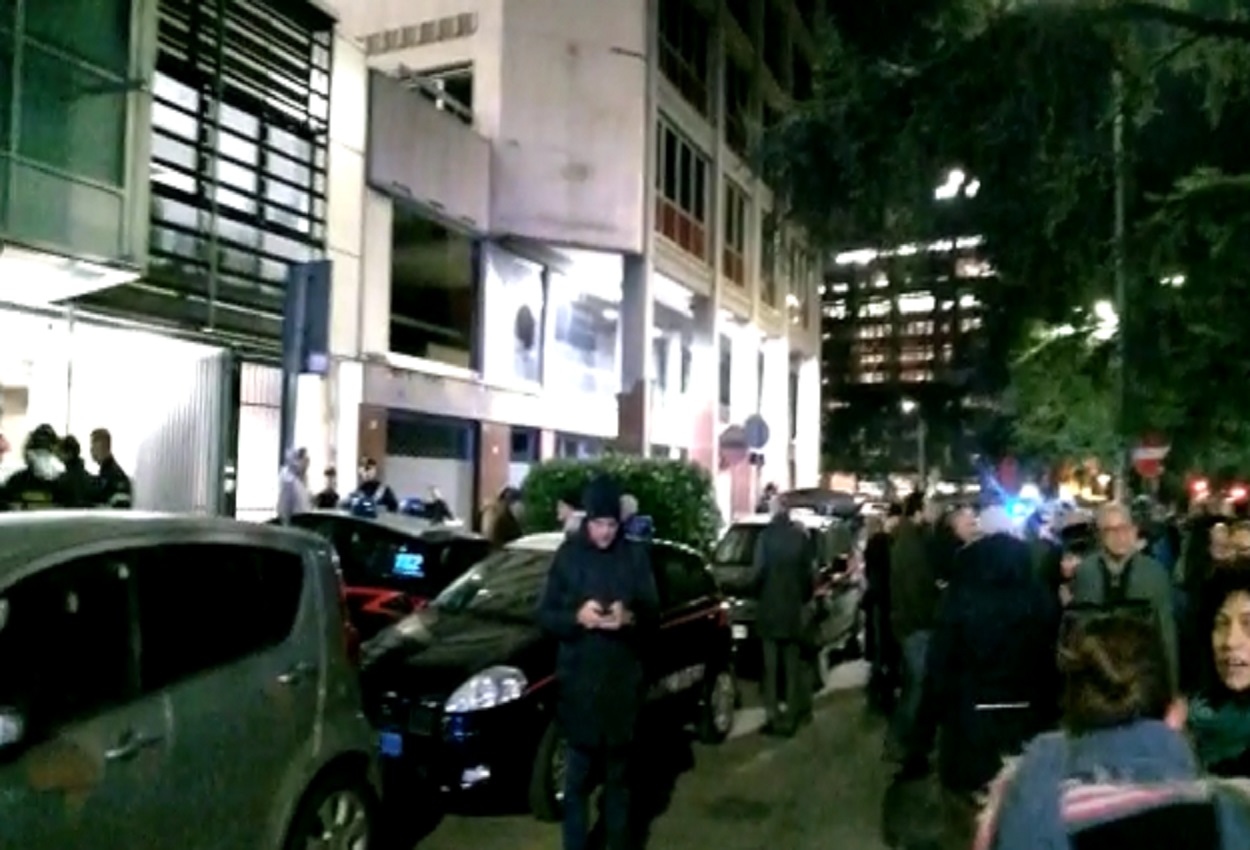 Evacuata la sede di Repubblica