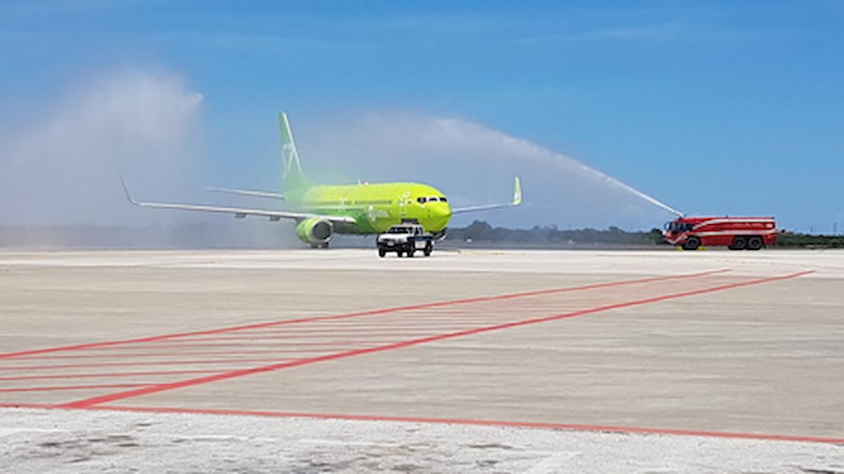 Mosca, minaccia di fare esplodere l'aereo. Ma era solo ubriaca: arrestata una passeggera