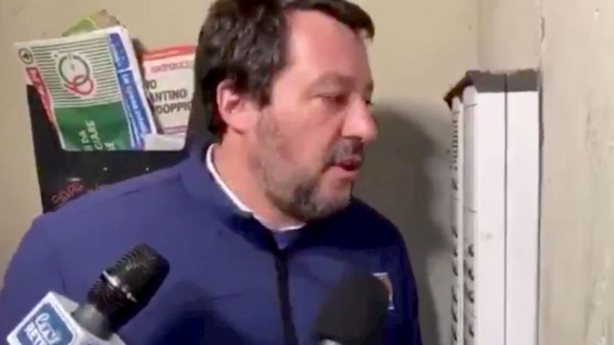 Salvini è riuscito a mettere (ancora) nei guai la polizia