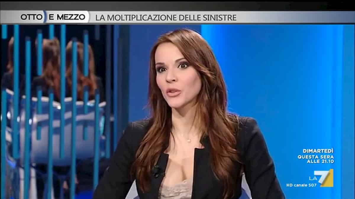Sara Manfuso a I Lunatici: "Quando un uomo mi ha chiesto i croccantini per essere sottomesso..."