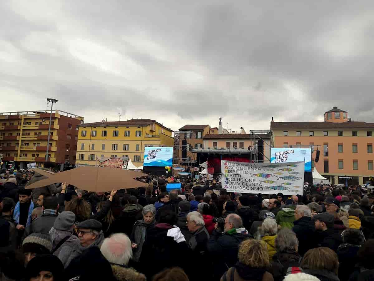 Sardine, a Bologna il concertone di domenica 19 gennaio. Santori: "Bonaccini non ci ha cercato, M5s sì"
