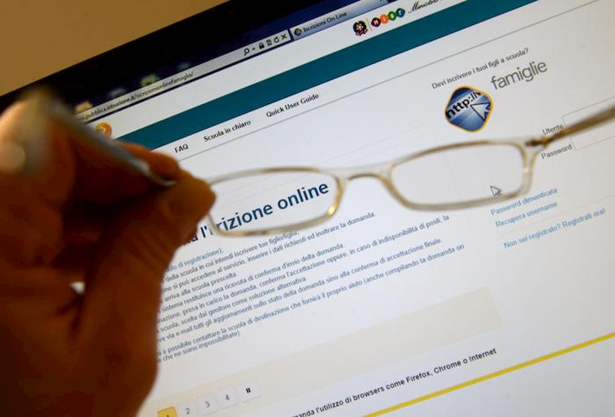 Scuola: al via le iscrizioni per il prossimo anno (2020-2021). Online, scadenze e date del Miur
