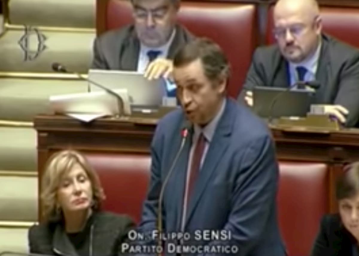 Bullismo, Filippo Sensi e il fatshaming: "Sono stato per tutta la vita un cicciabomba" VIDEO