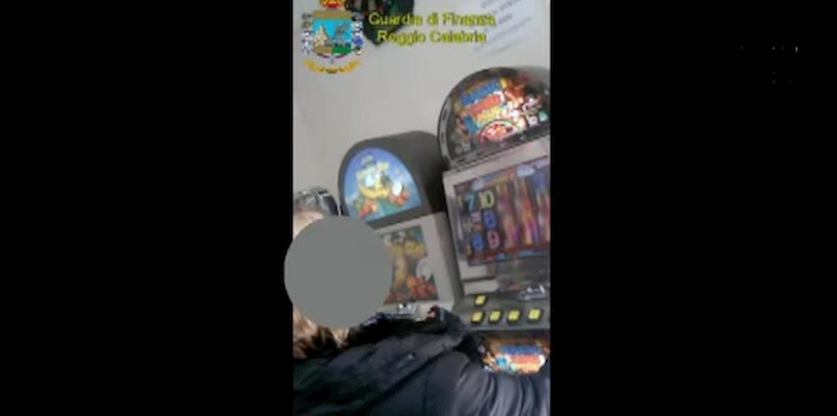 dipendenti asl giocavano con le slot