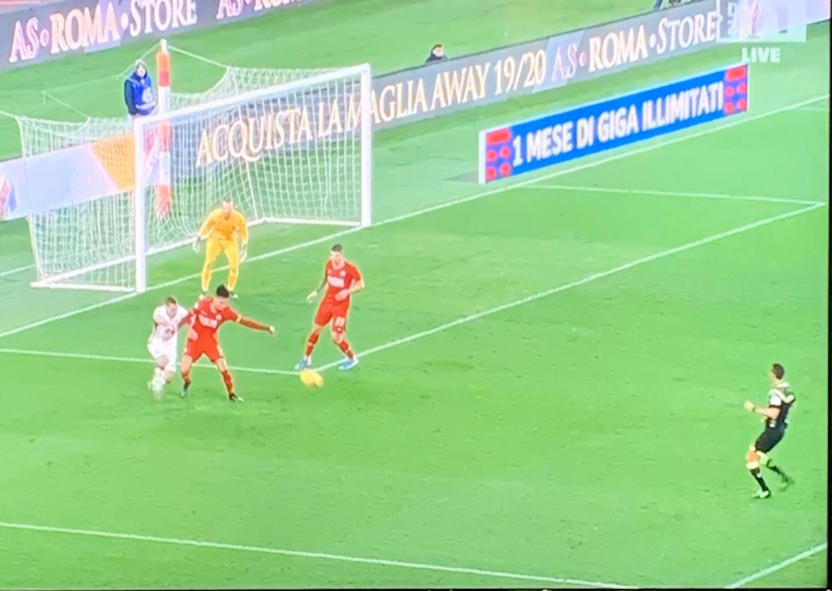 Roma-Torino, la moviola: gol Belotti dopo minuto recupero, manca espulsione Izzo, var ok su Smalling