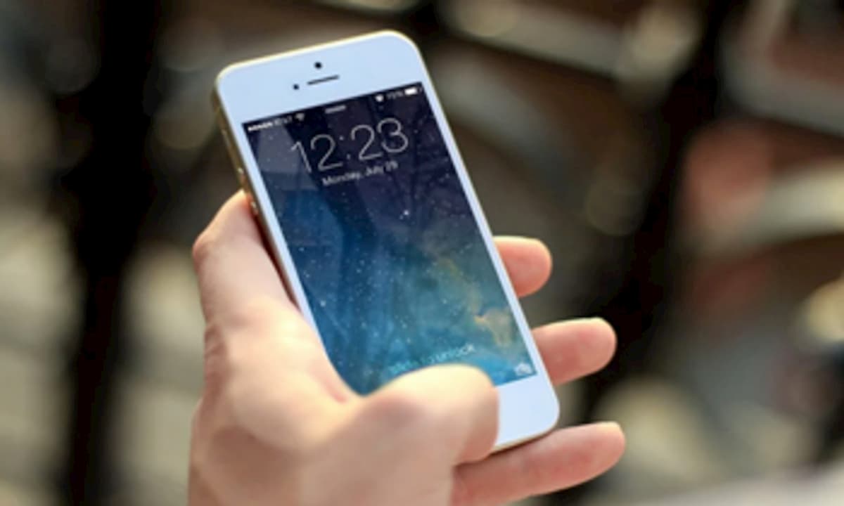 AgCom, stop al diritto delle compagnie telefoniche di cambiare liberamente i contratti