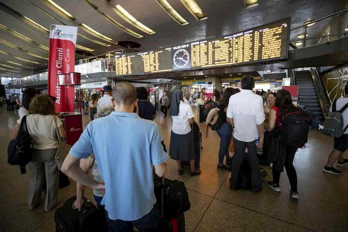 Roma Termini, guasto agli impianti di circolazione: treni in tilt