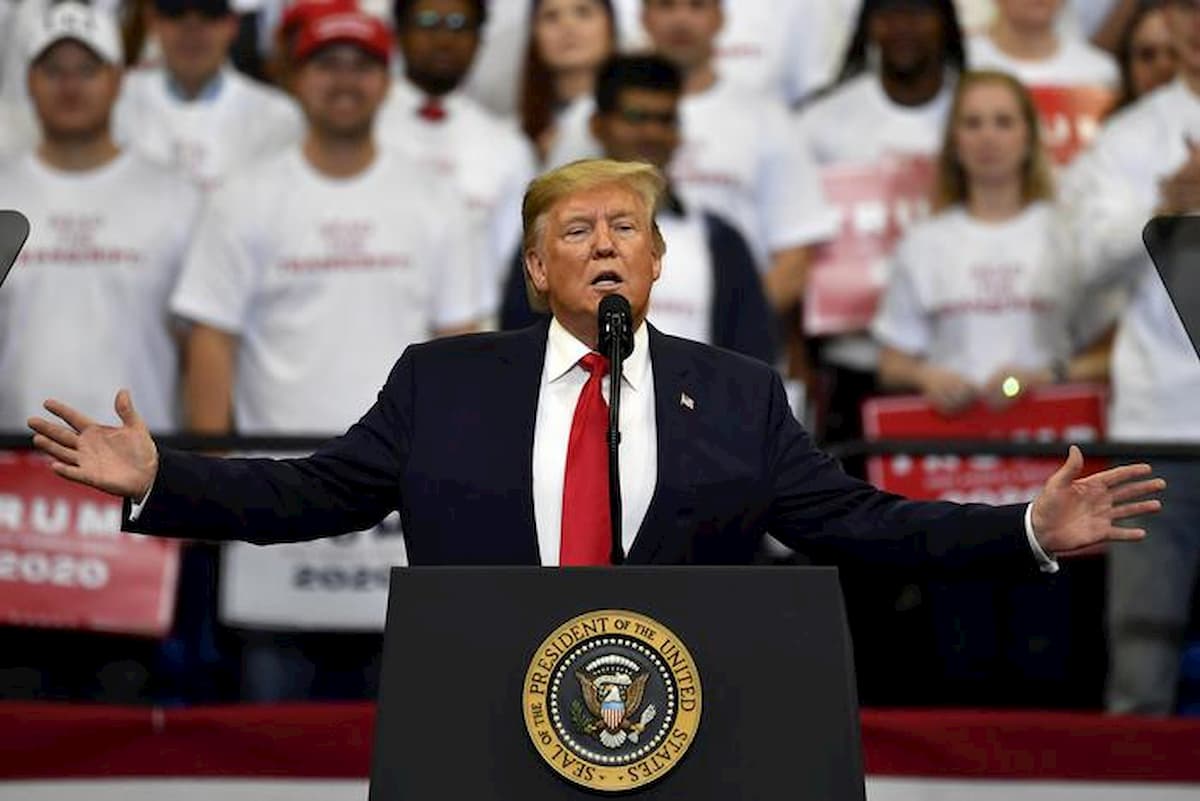 Trump, quali sono i suoi poteri di guerra? I democratici provano a limitarli (senza successo)