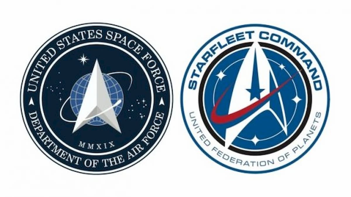 Trump annuncia il logo della Us Space Force. Ma per il web "è uguale" a quello di Star Trek