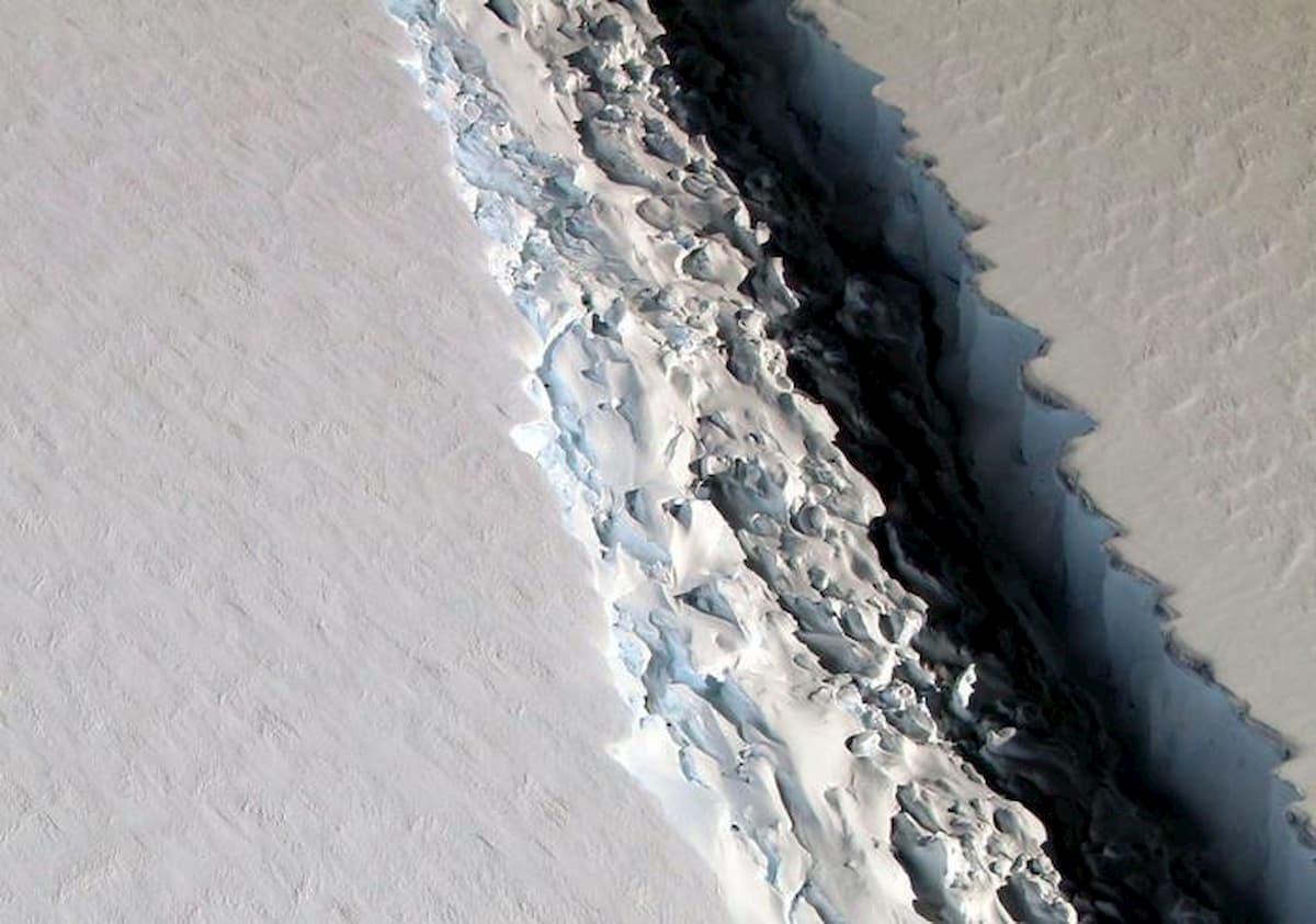 A68, l'iceberg antartico grande come la Liguria sta per tuffarsi nell'oceano