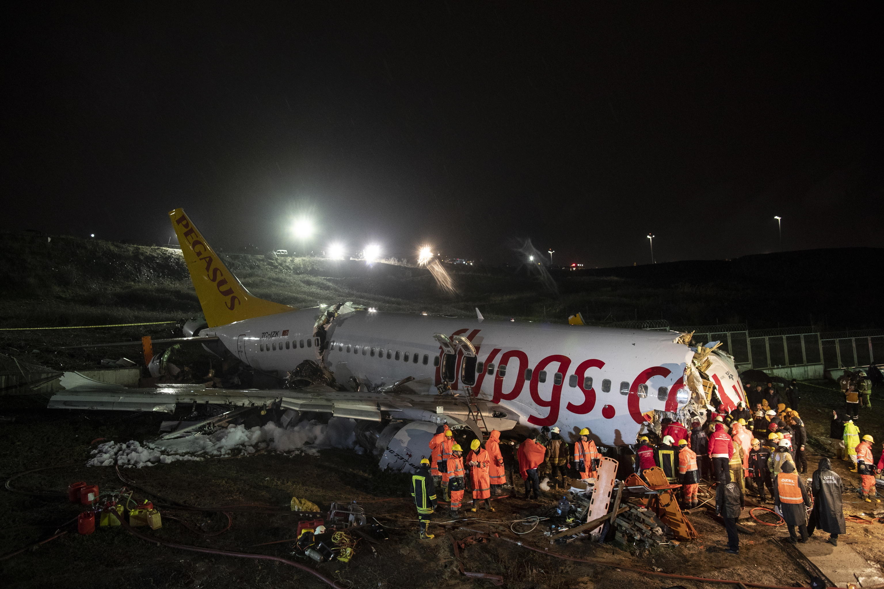 Istanbul, disastro aereo Pegasus Airline: un morto e 157 feriti