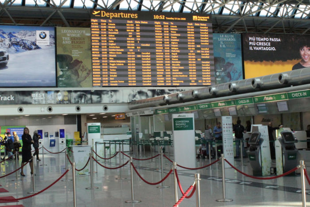 Coronavirus, controlli in tutti aeroporto Italia. Paesi richiamano connazionali